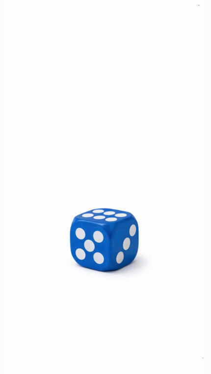 Mini dé bleu à lumière brillant dans le noir